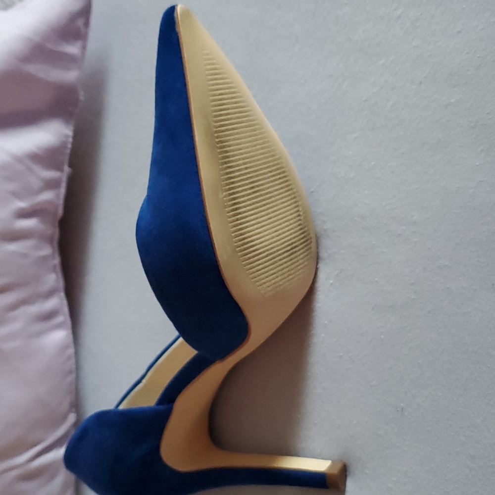 Pumps - Picture 3 of 4